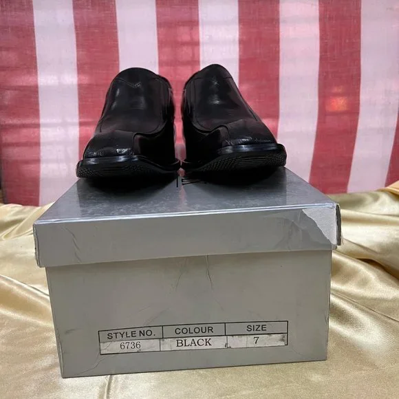 NWB Moda Max leather dress suit shoes